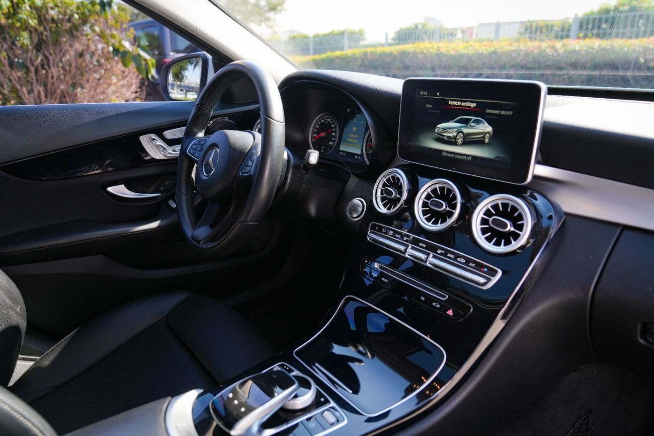 مرسيدس بنز C 200 2018!! KOREAN SPECS!! NO PAINT!! NO ACCIDENT!!