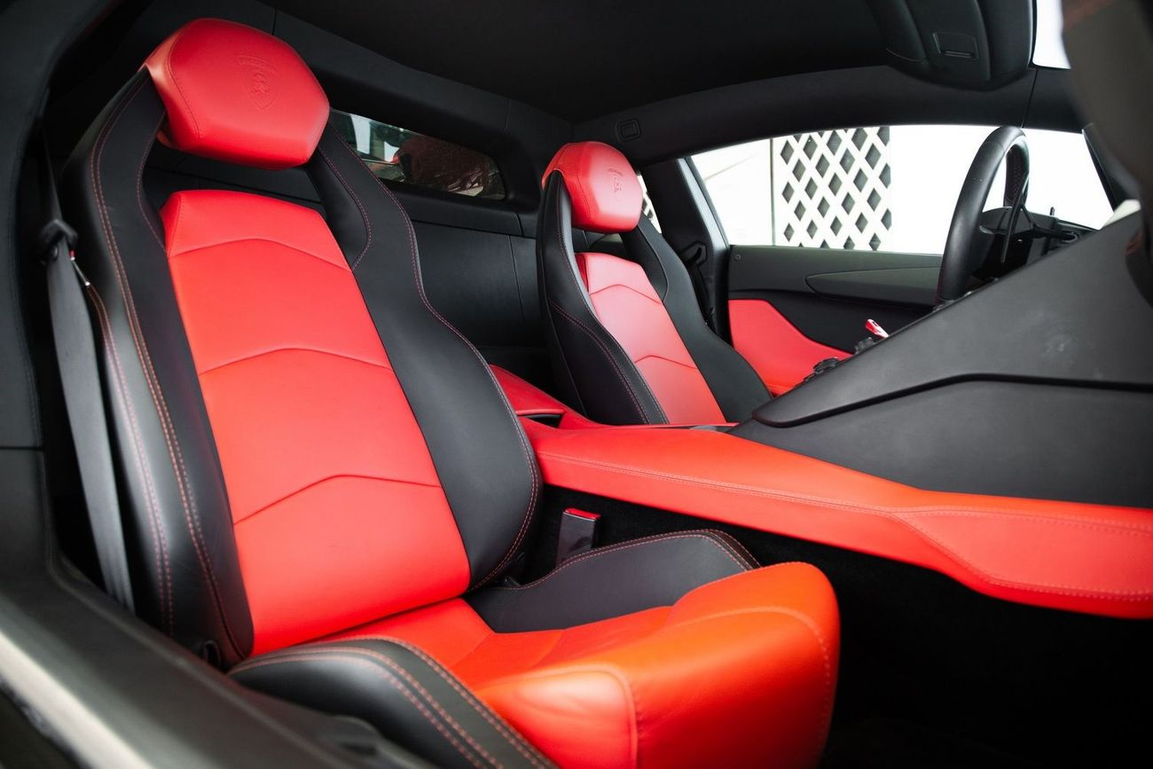 Lamborghini Aventador LP740-4 S