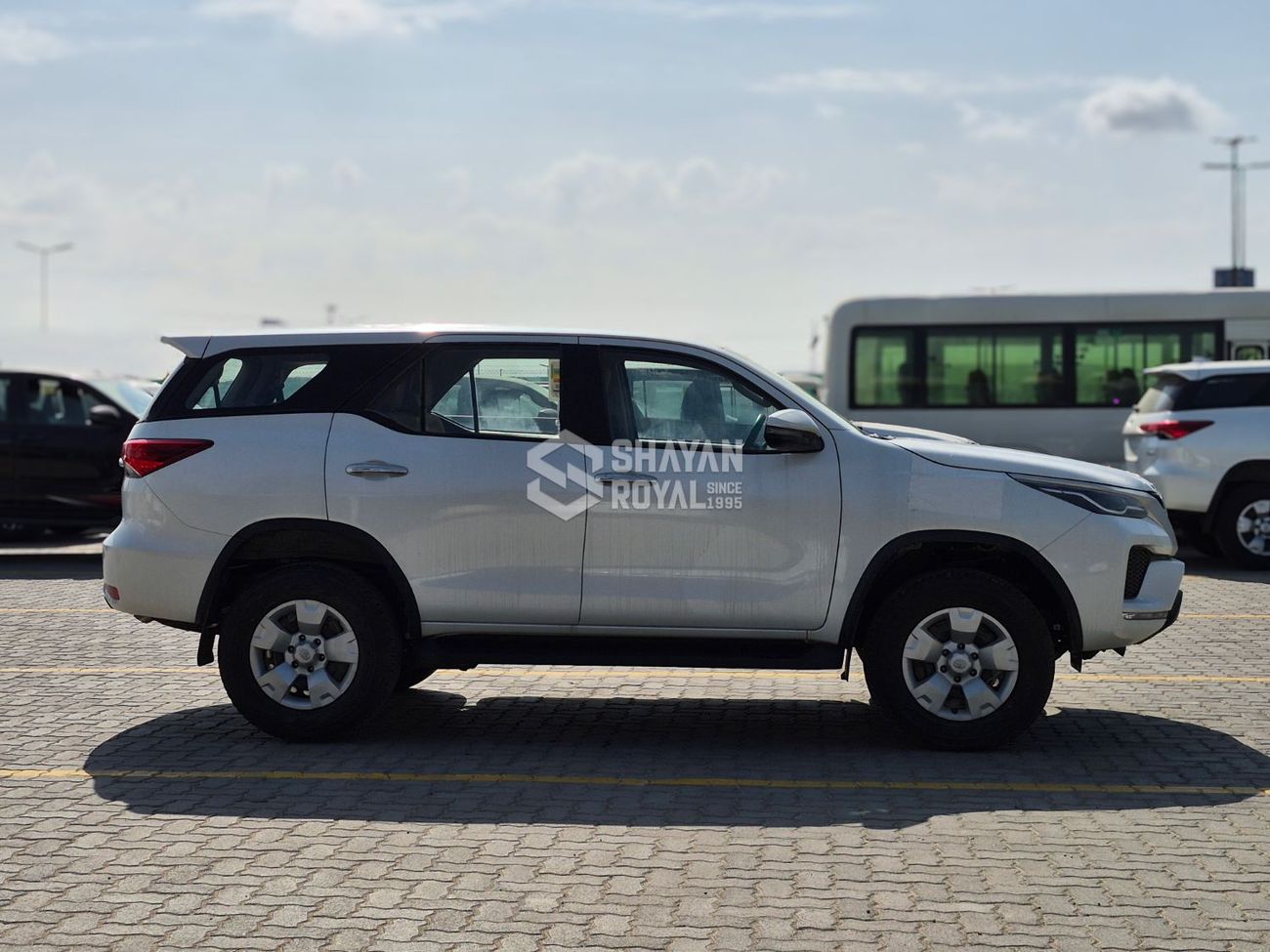 Toyota Fortuner 2.4L DIESEL STD 4WD AT 7-SEATS 2026MY ONLY FOR EXPORT