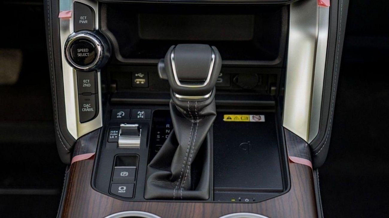 Toyota Land Cruiser Toyota Land cruiser VX 4.0L Petrol MY2024