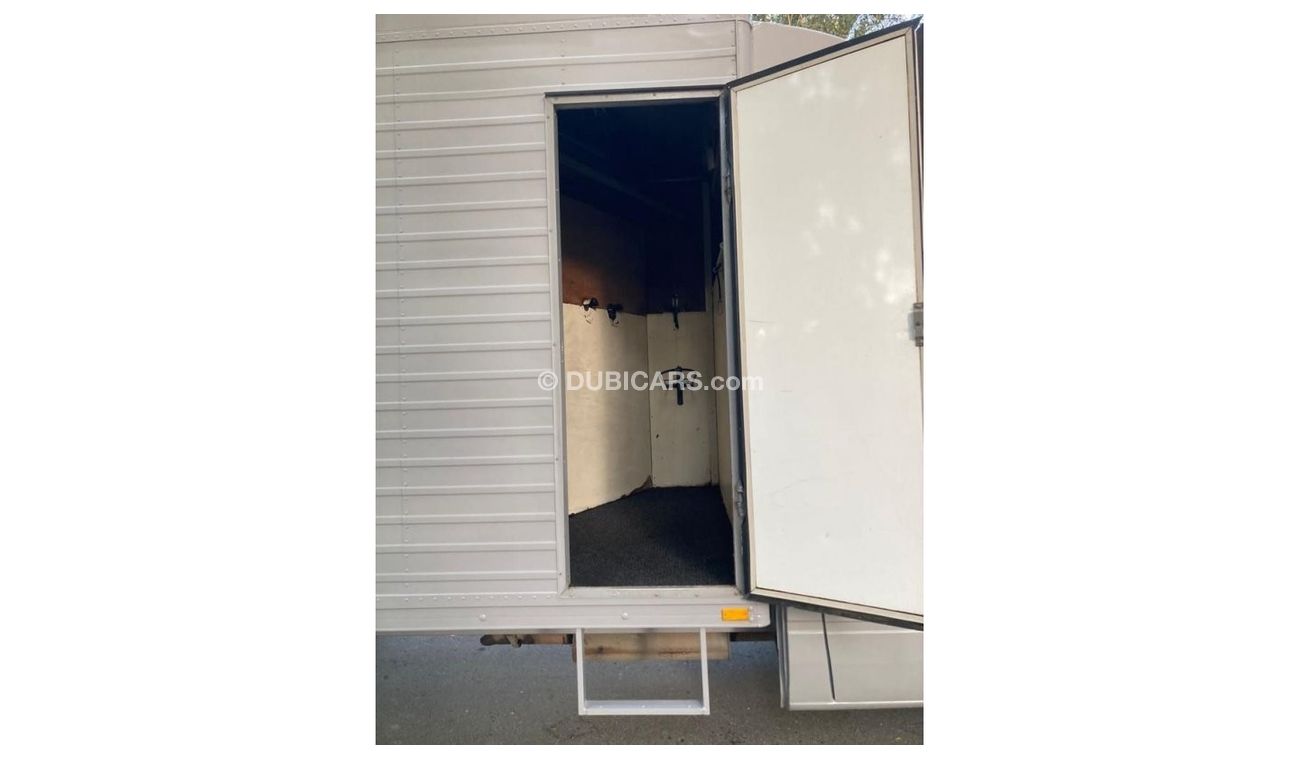 Mercedes-Benz Sprinter 2 head horse transporters