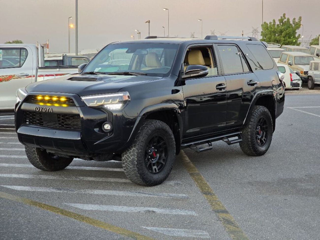 Toyota 4Runner 2023 Model 4x4 , Push button and original leather seats