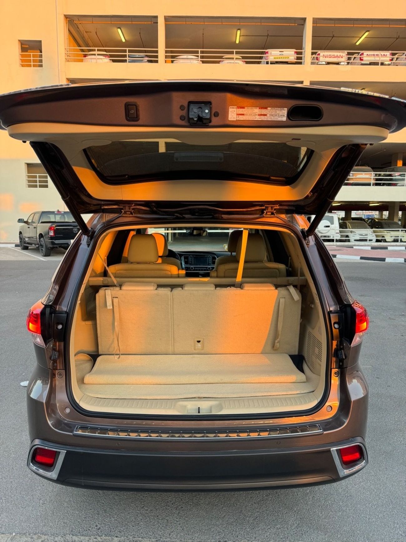 Toyota Highlander 2018 LIMITED EDITION 4x4 LOW MILEAGE FULL OPTION USA IMPORTED