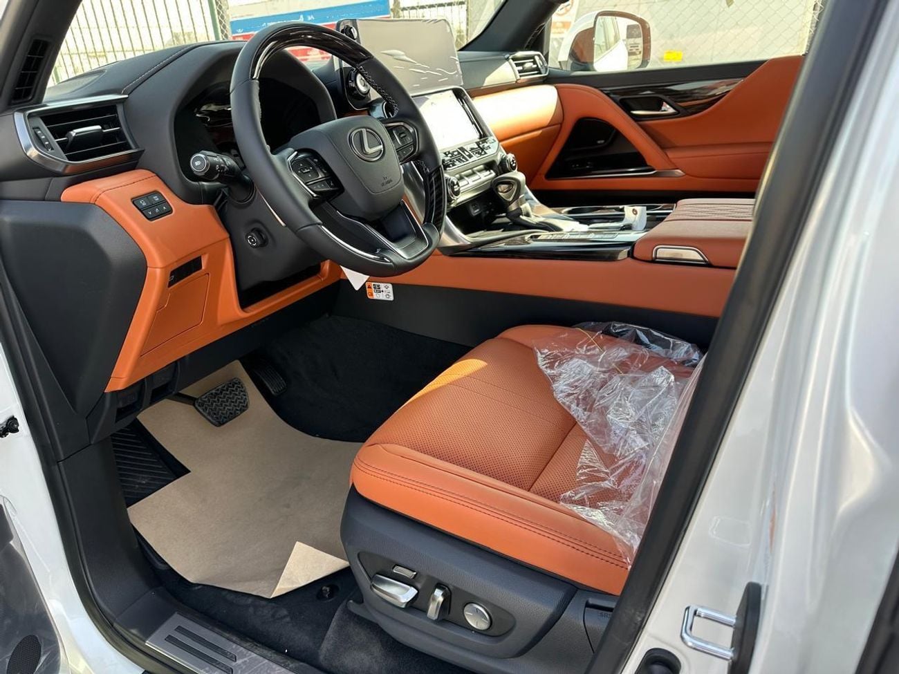 لكزس LX 600 2026 Lexus LX600 VIP (4-Seater) 3.5L V6 Twin-Turbo Petrol A/T 4WD Export Only