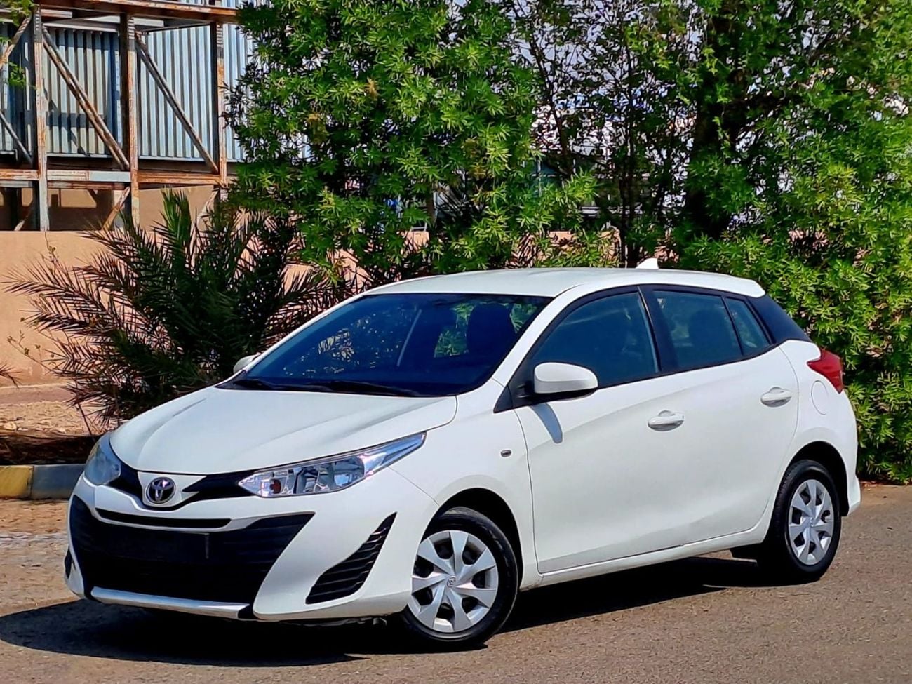 Toyota Yaris Mid 1.3L hatchback TOYOTA YARIS HATCHBACK 2018 1.3L GCC (468/-MONTHLY) FOR 4 YEARS LOAN .