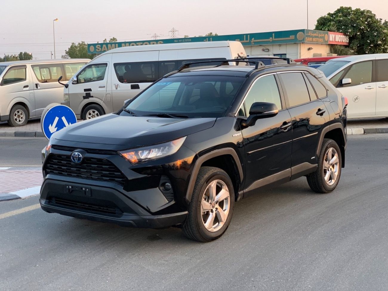 Toyota RAV4 2021 TOYOTA RAV4 XLE HYBRID