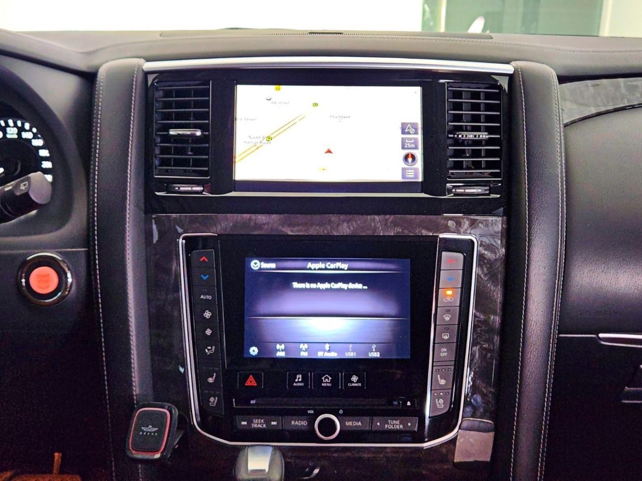 Nissan Patrol LE PLATINUM V8 5.6L-8CYL RADAR FULL OPTION - ORIGINAL PAINT - GCC SPECIFICATION