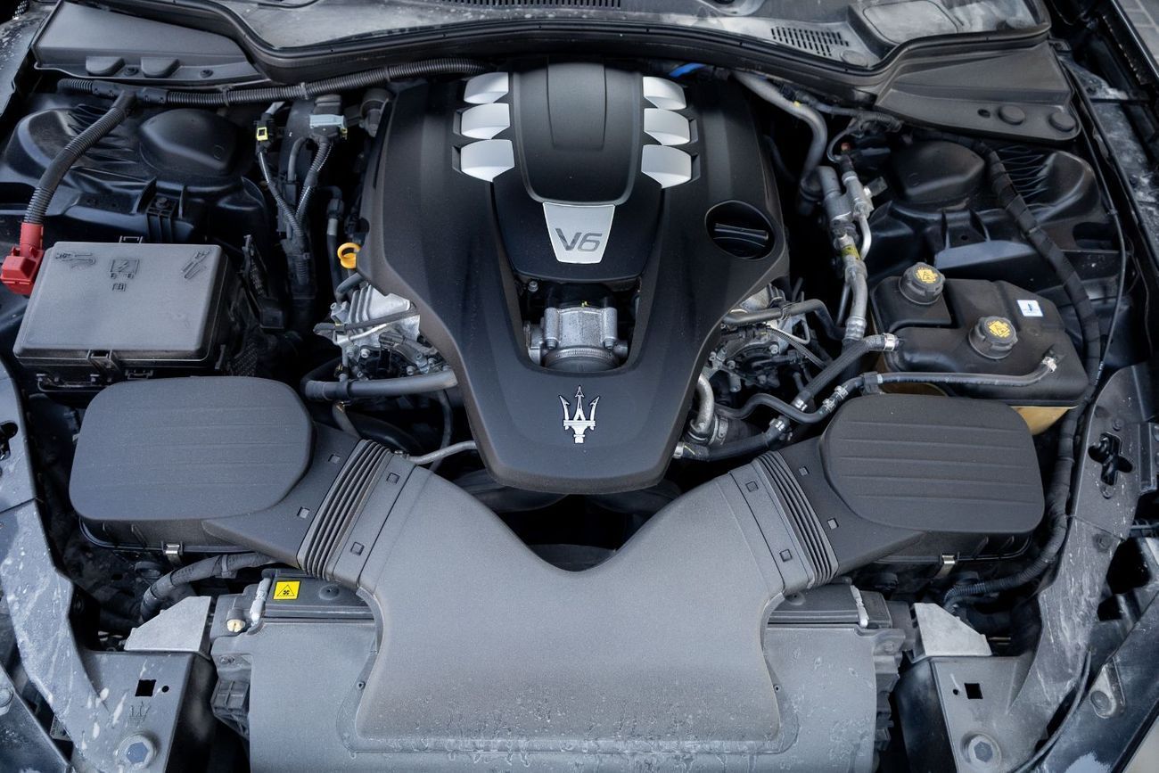 مازيراتي جيبلي GranLusso 3.0L