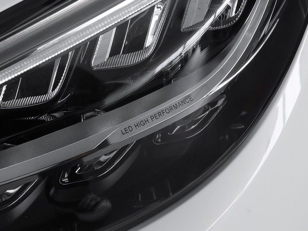 Mercedes-Benz C 200 Premium 2.0L