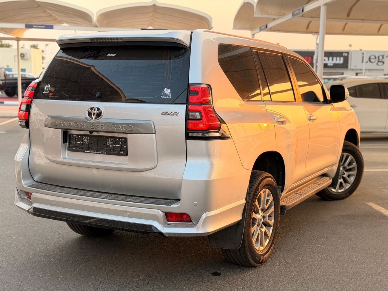 تويوتا برادو GXR 2.7L (164 HP) 4WD (7 Seater)