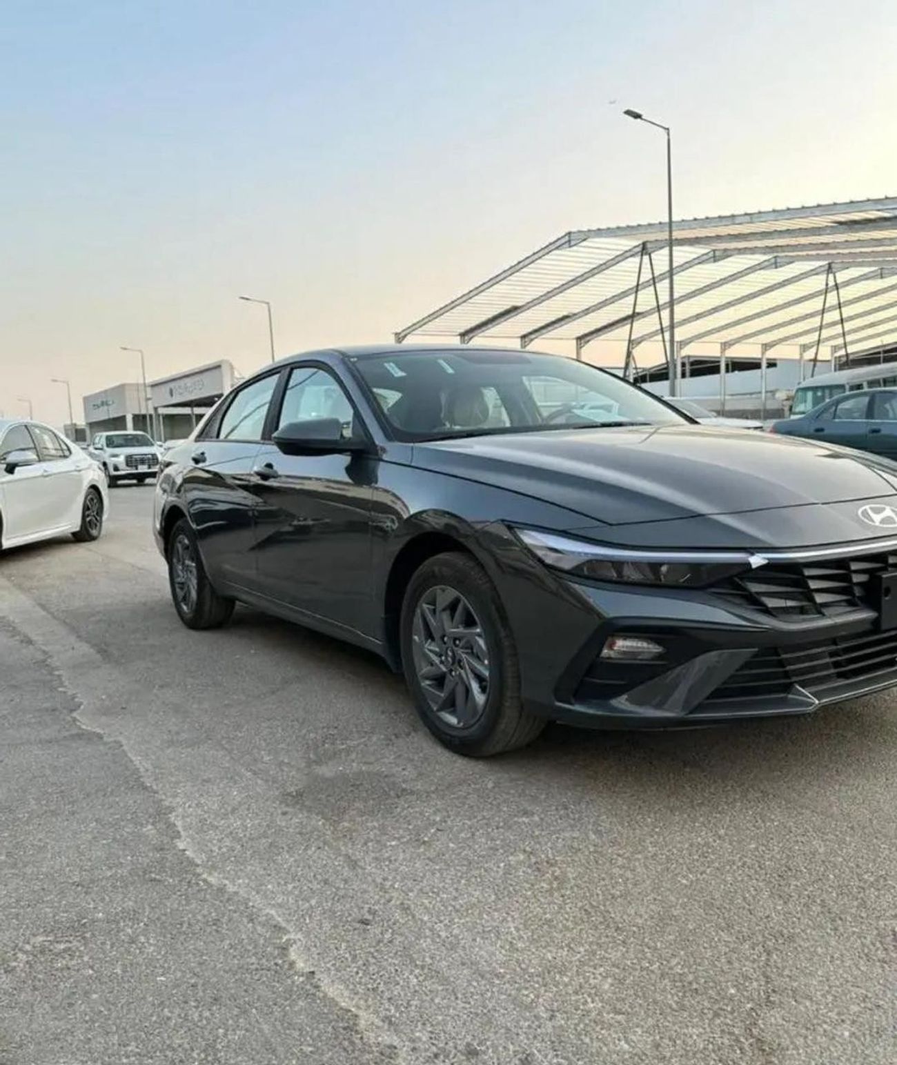 هيونداي إلانترا 2.0L PETROL 2024 GCC