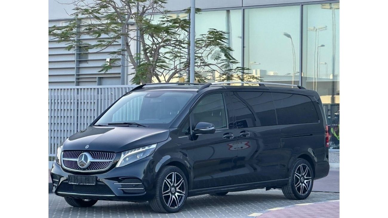 Mercedes-Benz V 300 V-300 deisel 2023 FULL OPITION // UNDER WARRANTY // ORGINAL PAINT // PERFECT CONDOITION