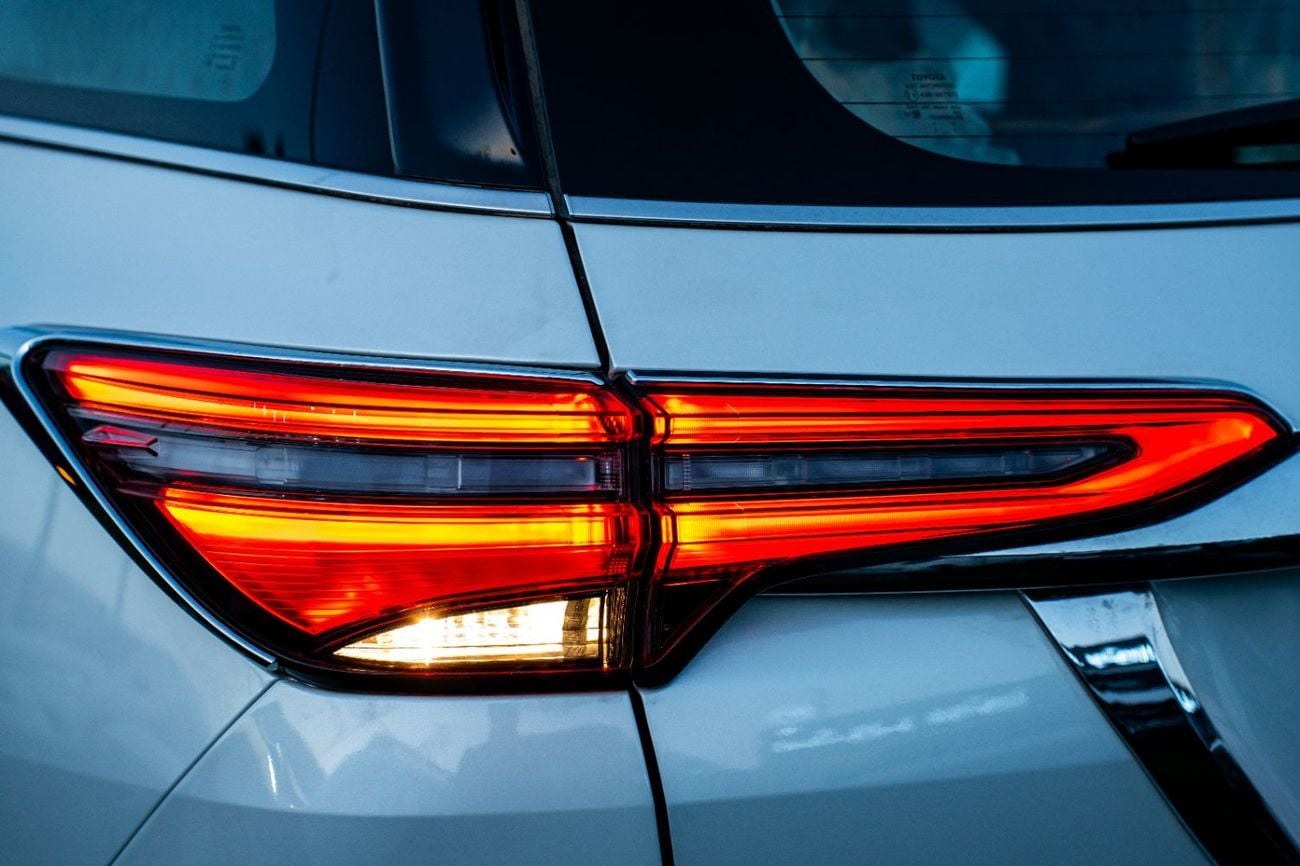 تويوتا فورتونر Toyota Fortuner 4.0L SUV 4WD 2025