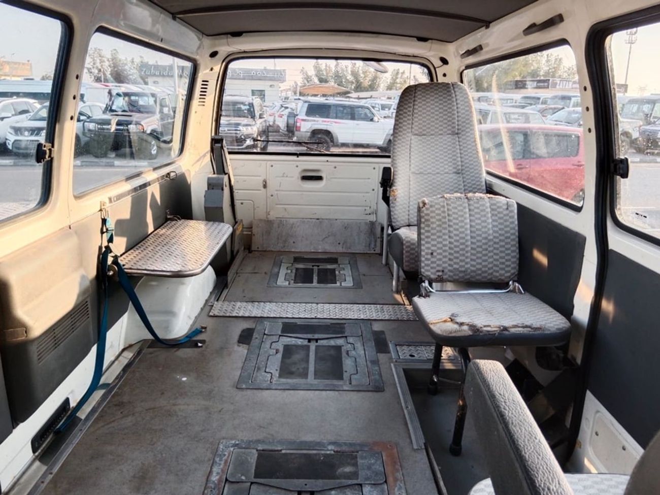 Toyota Hiace TOYOTA HIACE VAN RIGHT HAND DRIVE (PM1237)