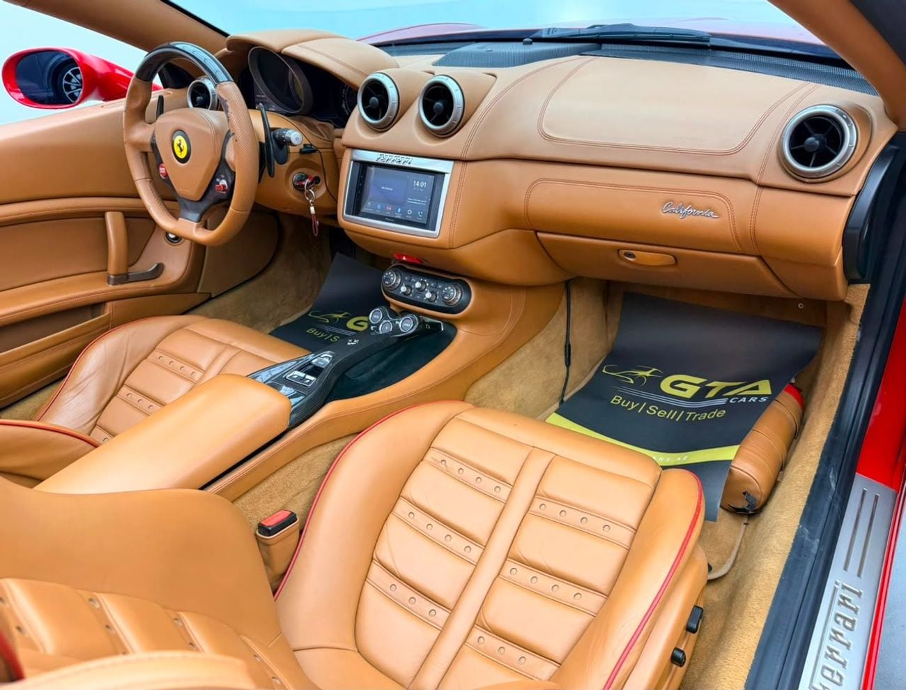 فيراري كاليفورنيا 2013 Ferrari California Convertible, Full Service History, Carbon Fiber Interior, Fully Loaded, GCC