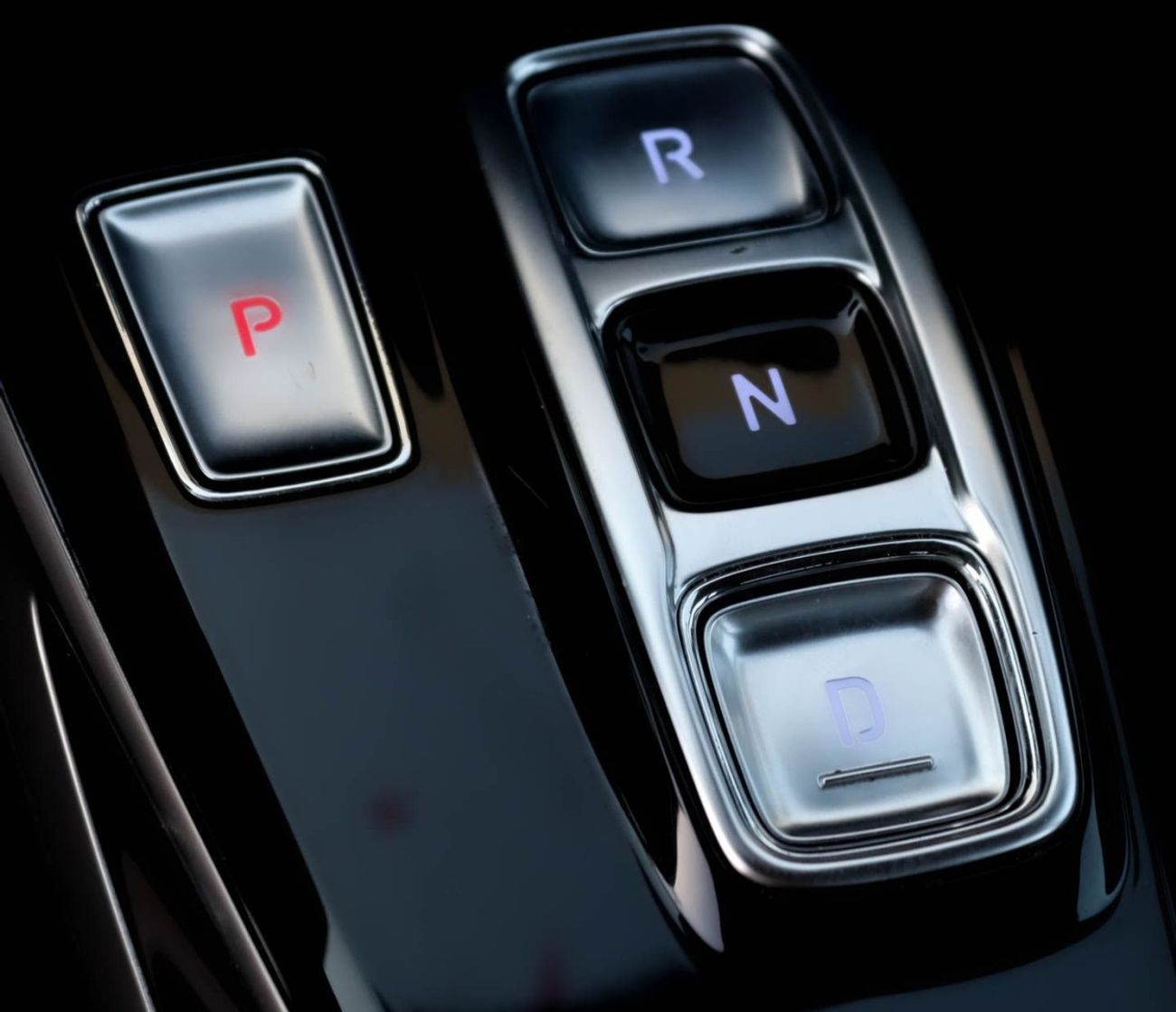 هيونداي سوناتا هيوانداى سوناتا 2023  خليجى  بحاله ممتازه  وبدون حوادث ممشى 40000 KM وبمحرك 2.5L وبسعر 58000 درهم