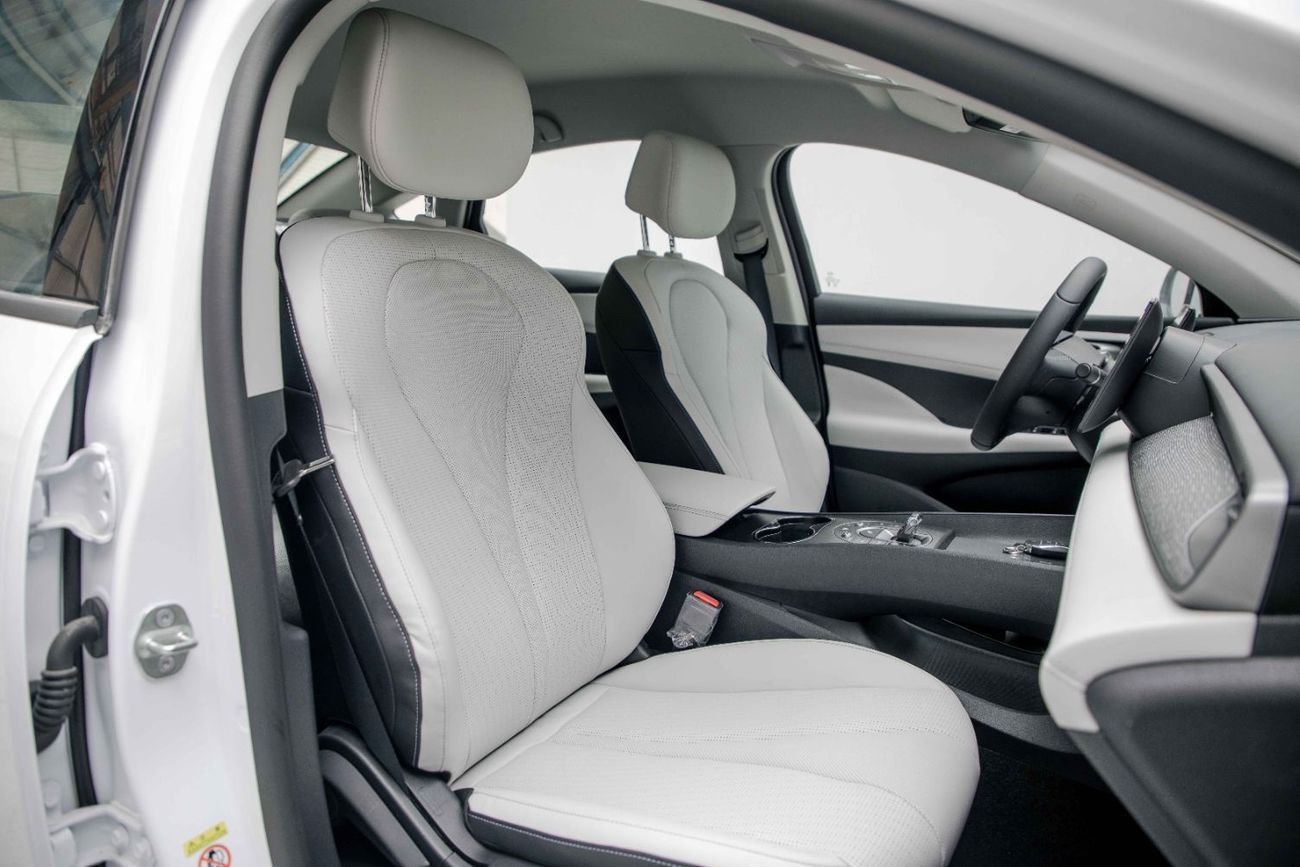 بي واي دي سيل 05 DM-i ID Luxury 1.5L- White Inside Grey | Export Only