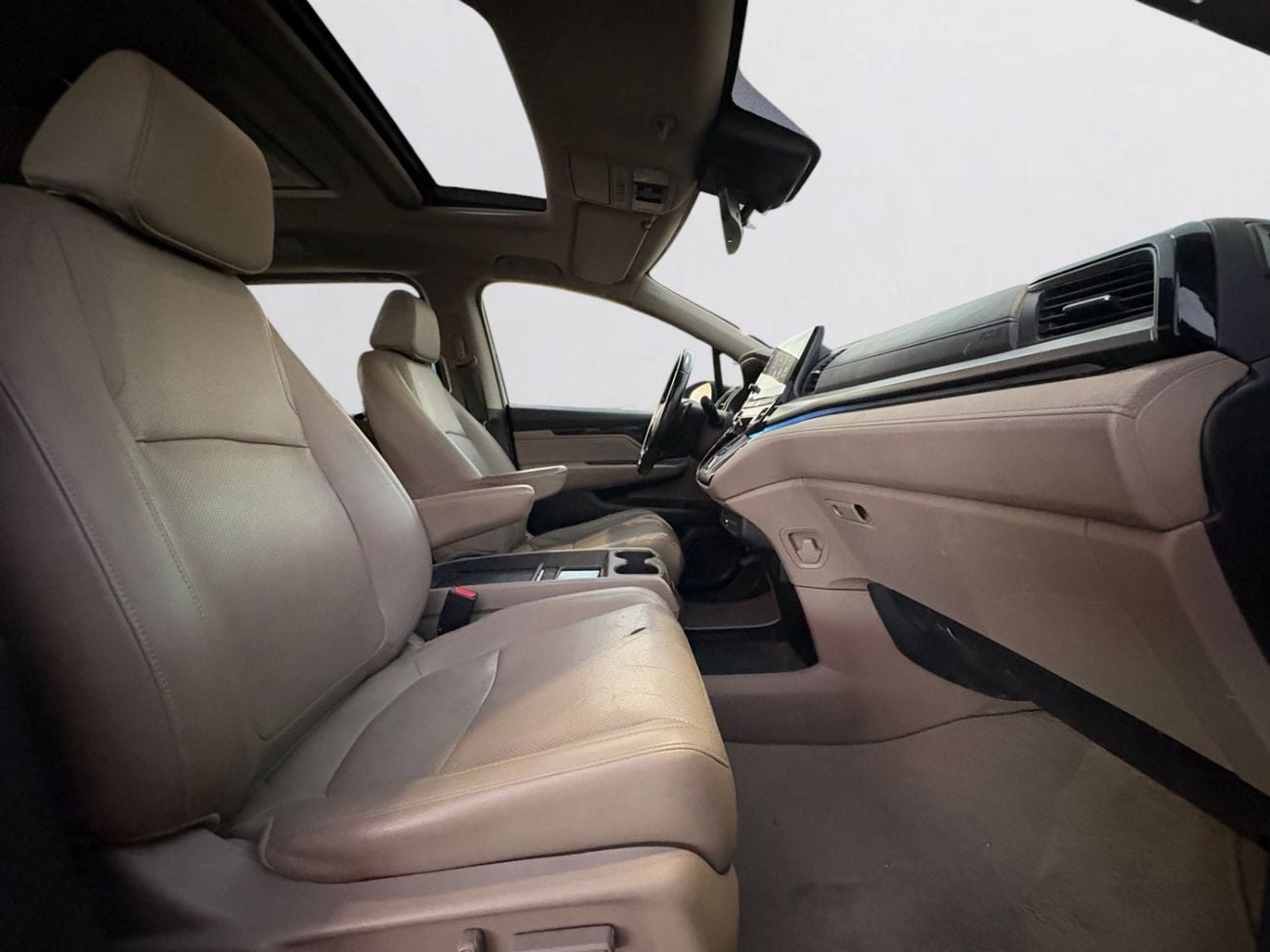 Honda Odyssey AED 698 P.M | 0% DOWN PAYMENT | HONDA ODYSSEY TOURING | 3.5L V6 | 2019 | GCC SPECS