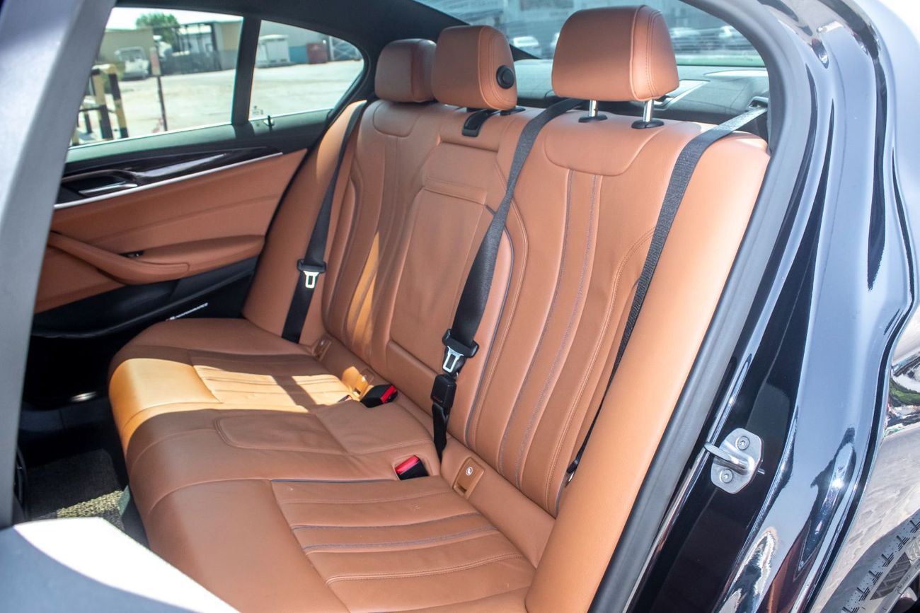 بي أم دبليو 520i M Sport Comfort 2.0L