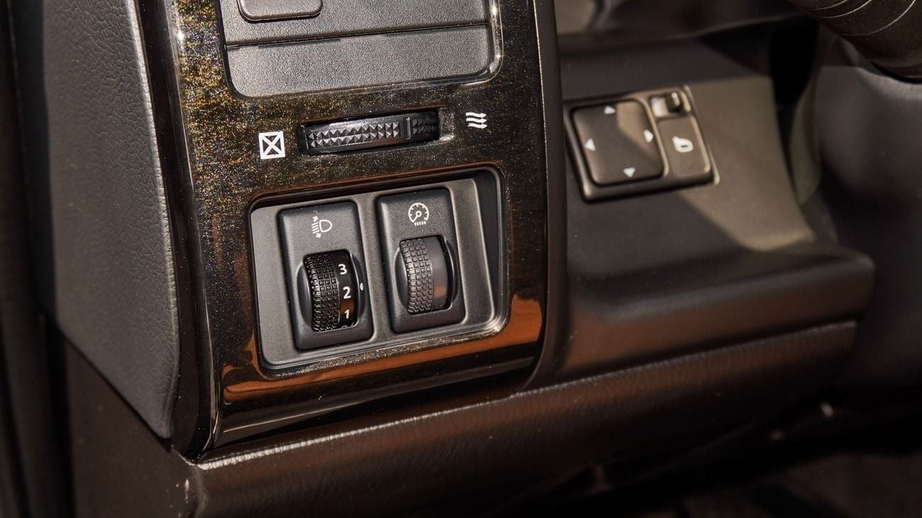 نيسان باترول سوبر سفاري Manual Transmission