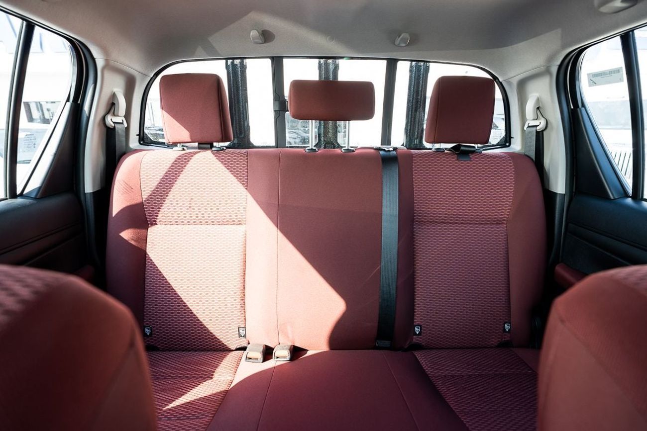 تويوتا هيلوكس GLX 2.7L Petrol Automatic Transmission 4x2 2026