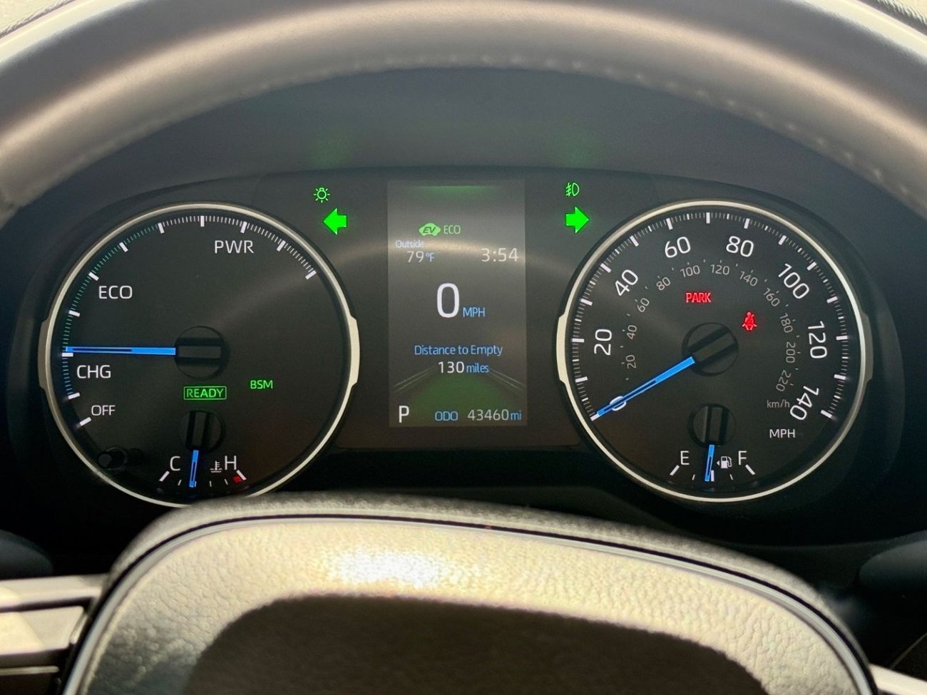 تويوتا راف ٤ XLE 2.5L