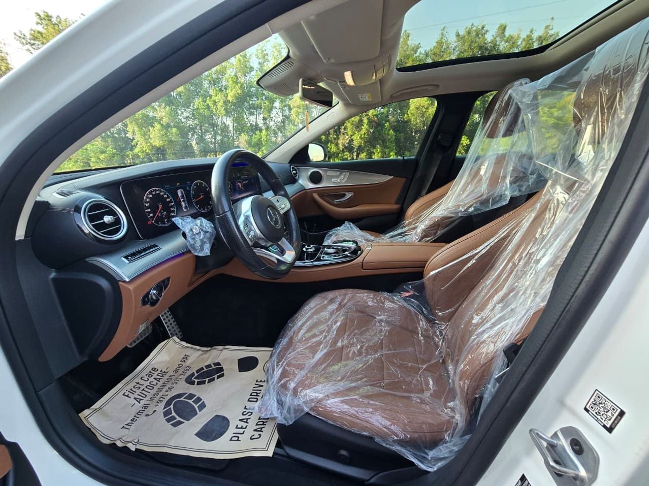 Mercedes-Benz E300 Premium + 2.0L MERCEDES E-300 2020 GCC // LOW MILEAGE // PERFECT CONDITION // FULL OPITION