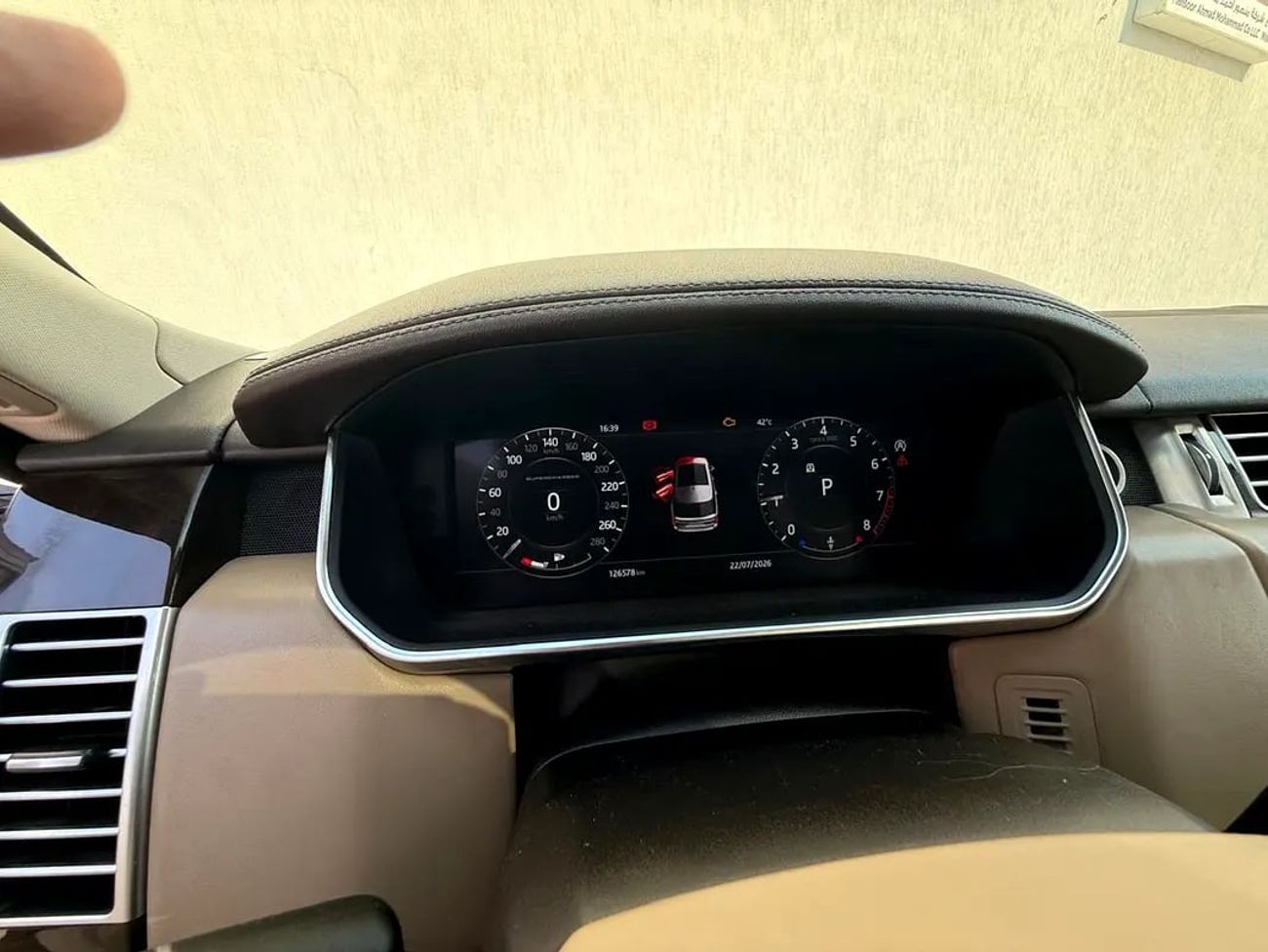 Land Rover Range Rover Vogue SE Supercharged | GCC Specs