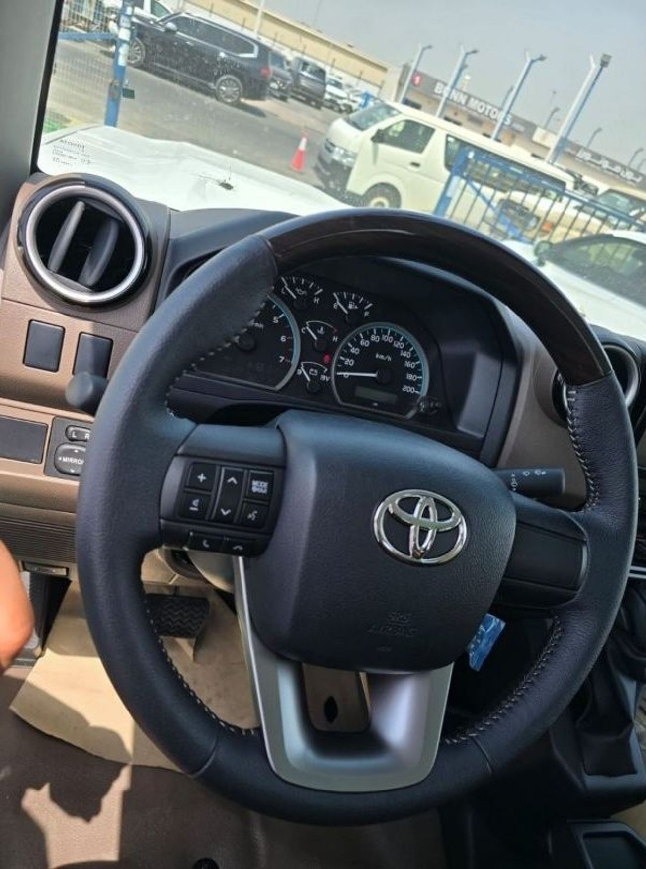 Toyota Land Cruiser Pick Up Std 4.0L Double Cab Utility AWD