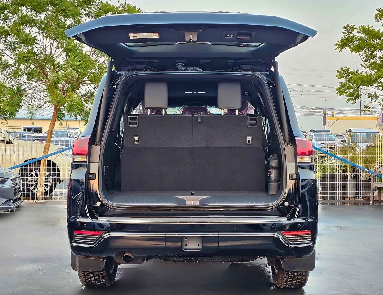 تويوتا لاند كروزر GXR 3.3L DIESEL TWIN TURBO / FULL OPTION / JBL SPEAKERS (CODE # GXR)