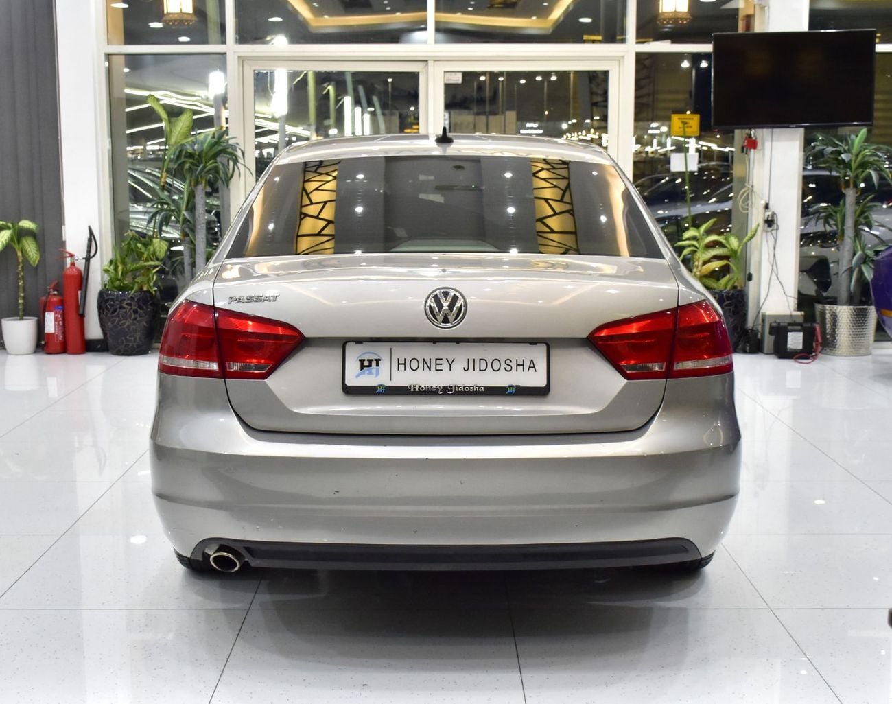 Volkswagen Passat SEL EXCELLENT DEAL for our Volkswagen Passat ( 2013 Model ) in Silver Color Canadian Specs