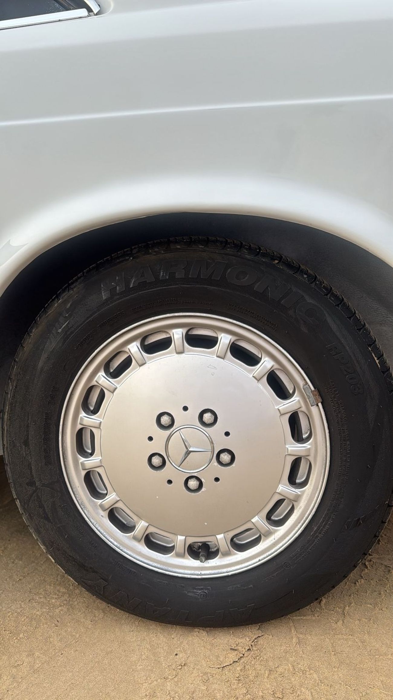 Mercedes-Benz 560 SEC