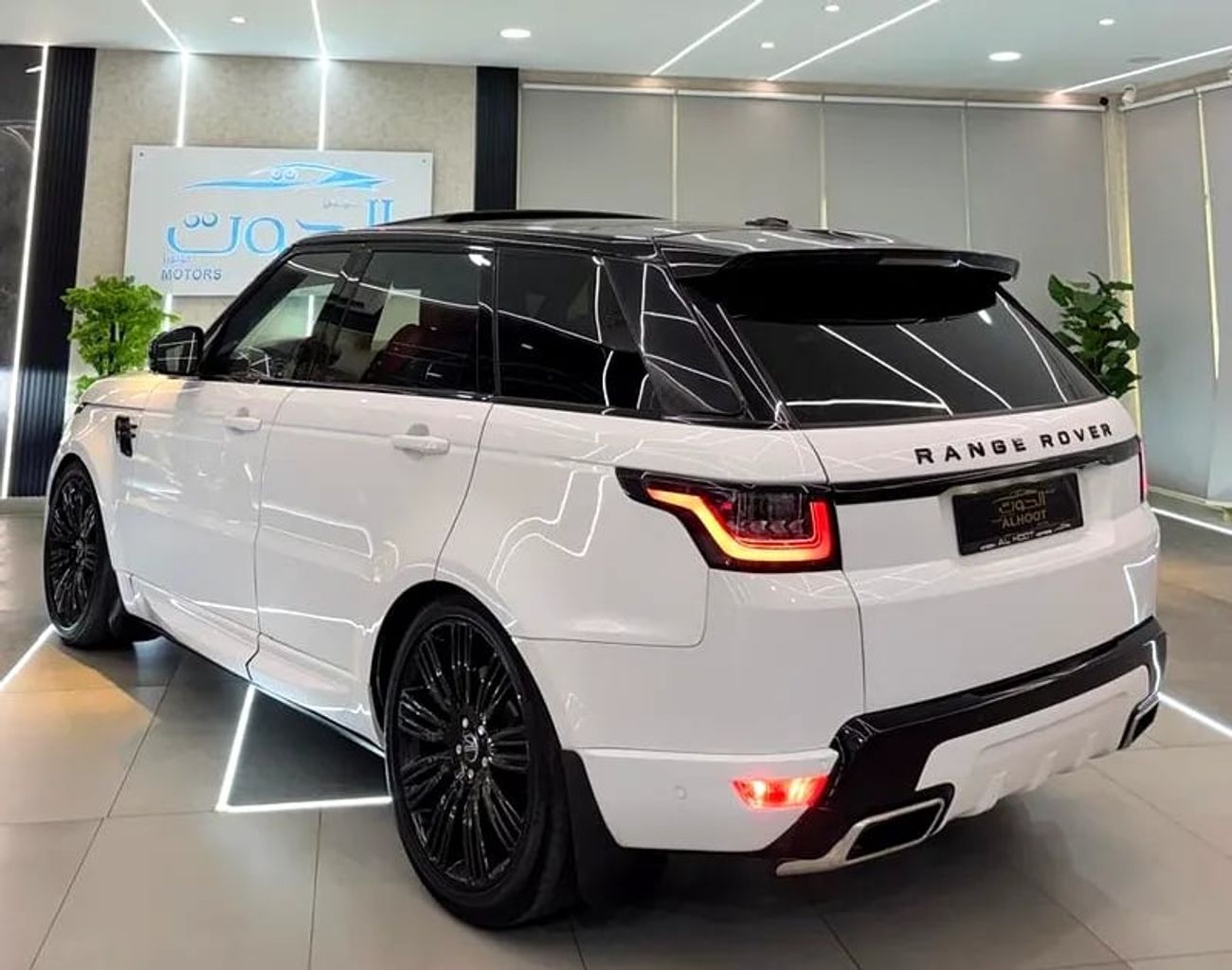 Land Rover Range Rover Sport AUTOBIOGRAPHY V8 || RED INT || TOP RANGE || GCC || ACCIDENTS FREE || LOW MILEAGE