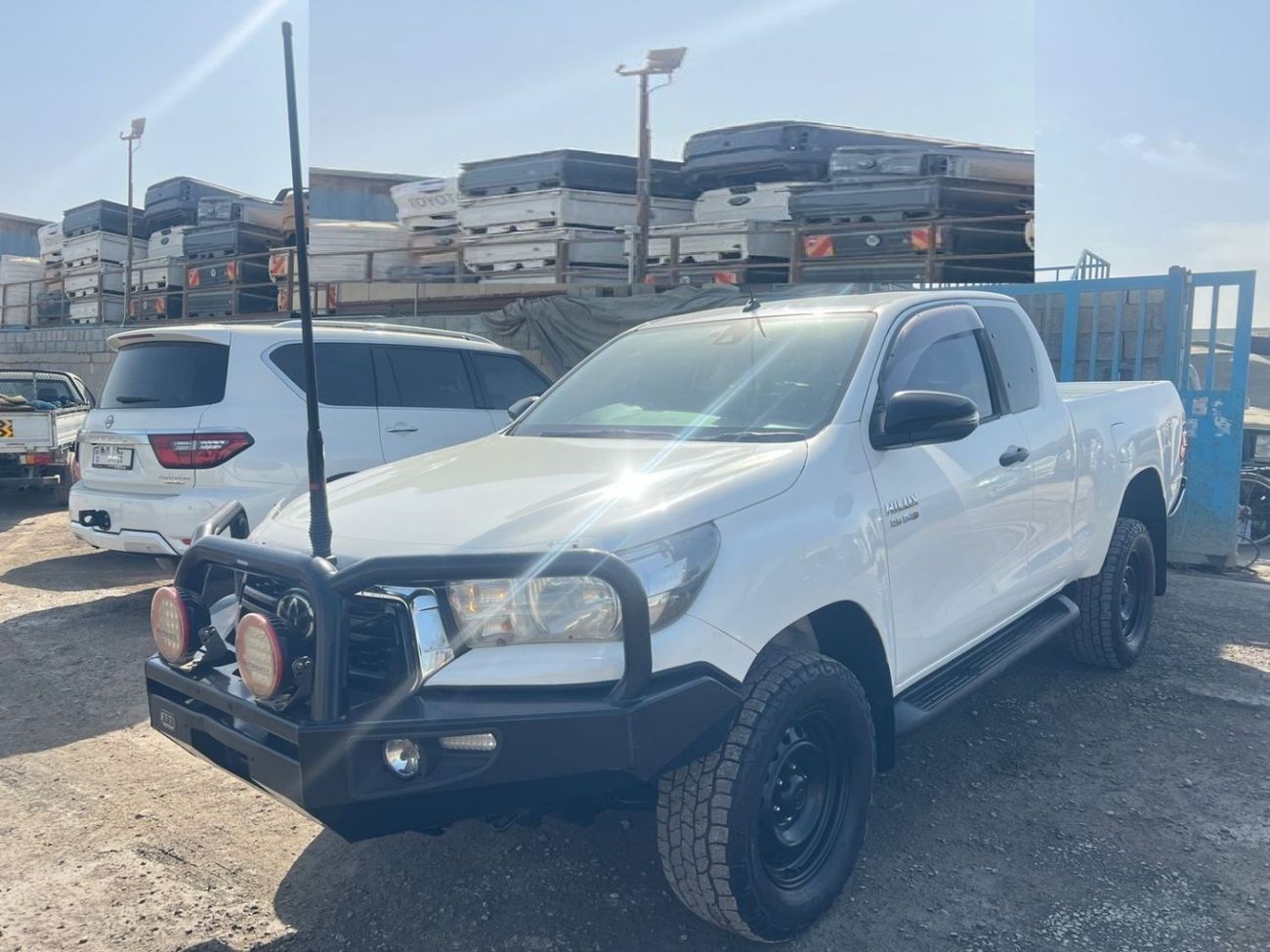 Toyota Hilux SMART CABIN ,DIESEL 2.8 LITER ,RIGHT HAND DRIVE ,AUTOMATIC