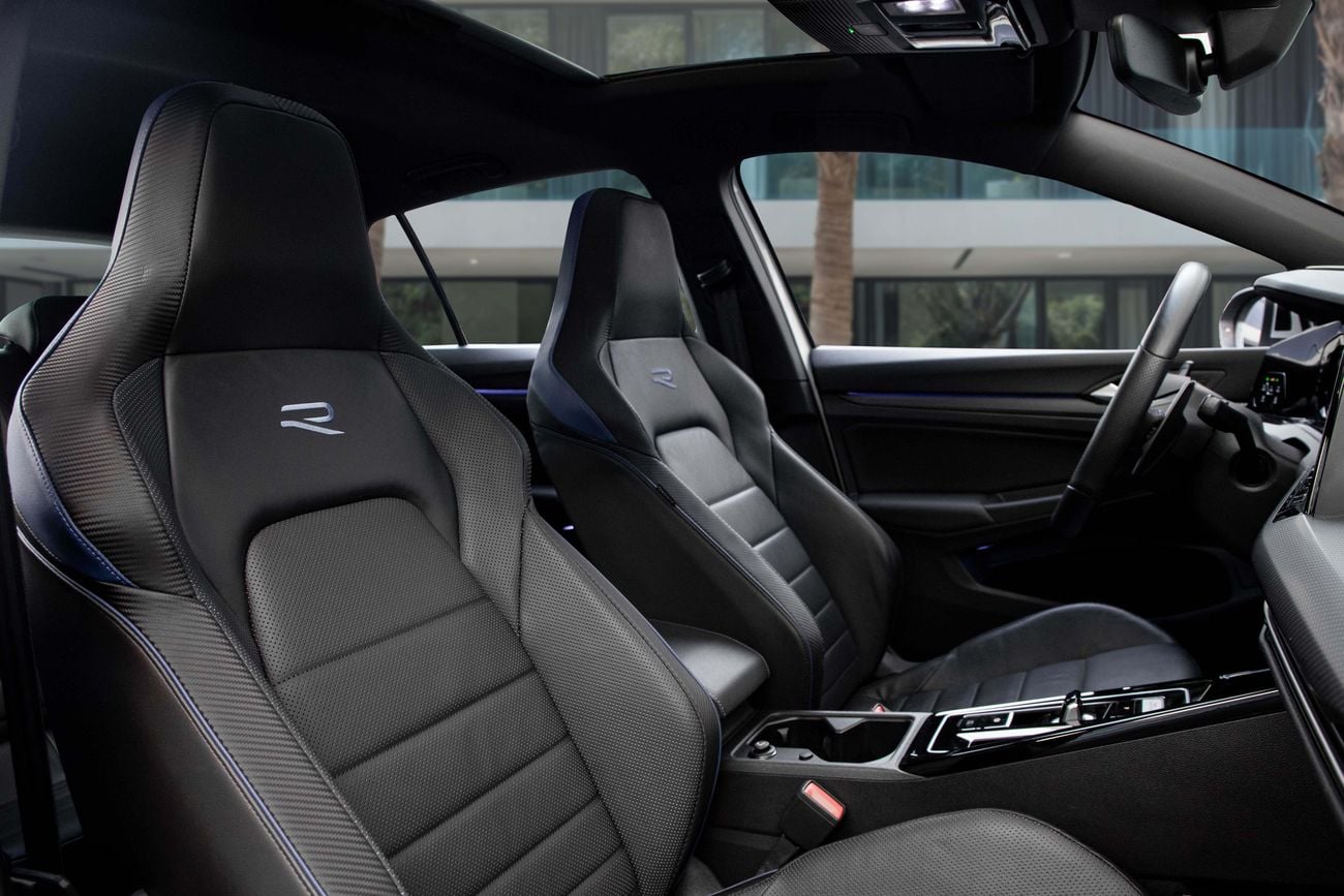 Volkswagen Golf Golf R | 3,330 P.M | 0% Downpayment | LEATHER | SUNROOF | VW WARRANTY