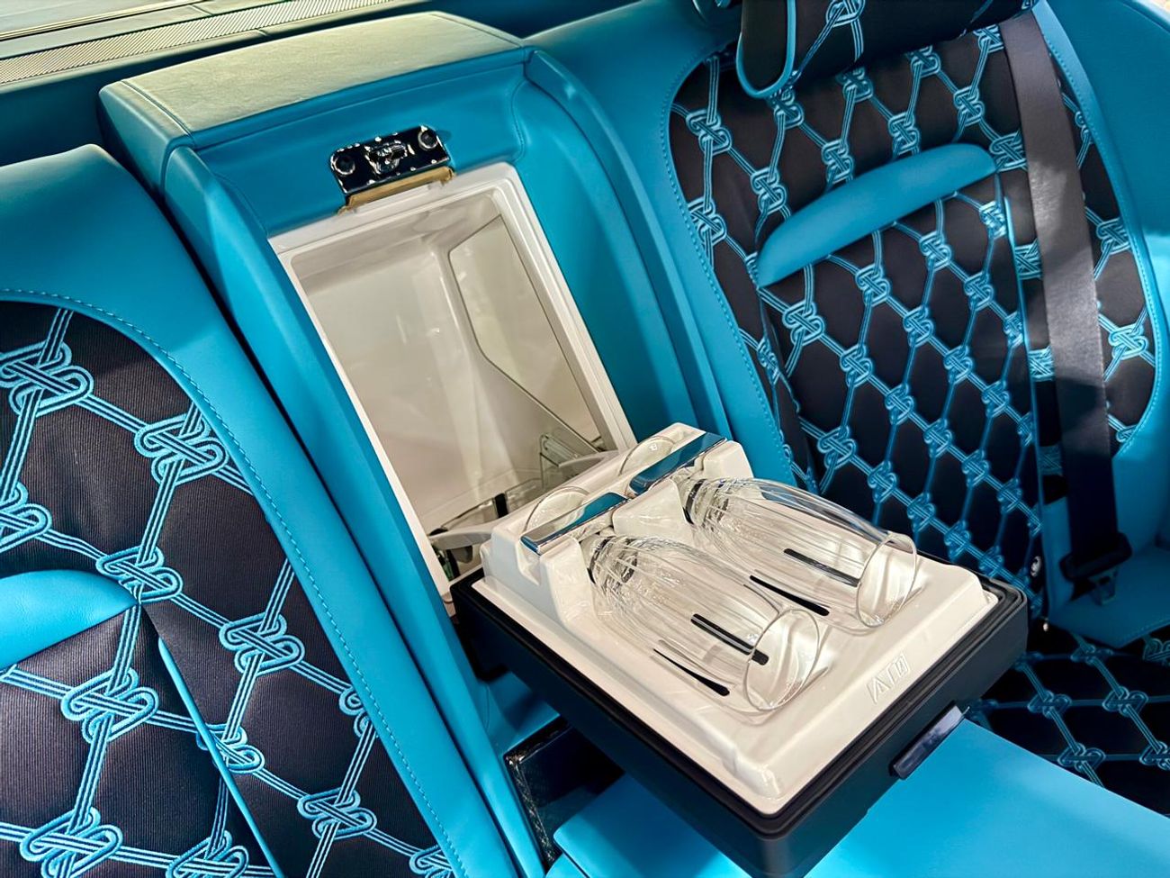 Rolls-Royce Cullinan Black Badge 2026 GUCCI Interior Brand New 0 KM