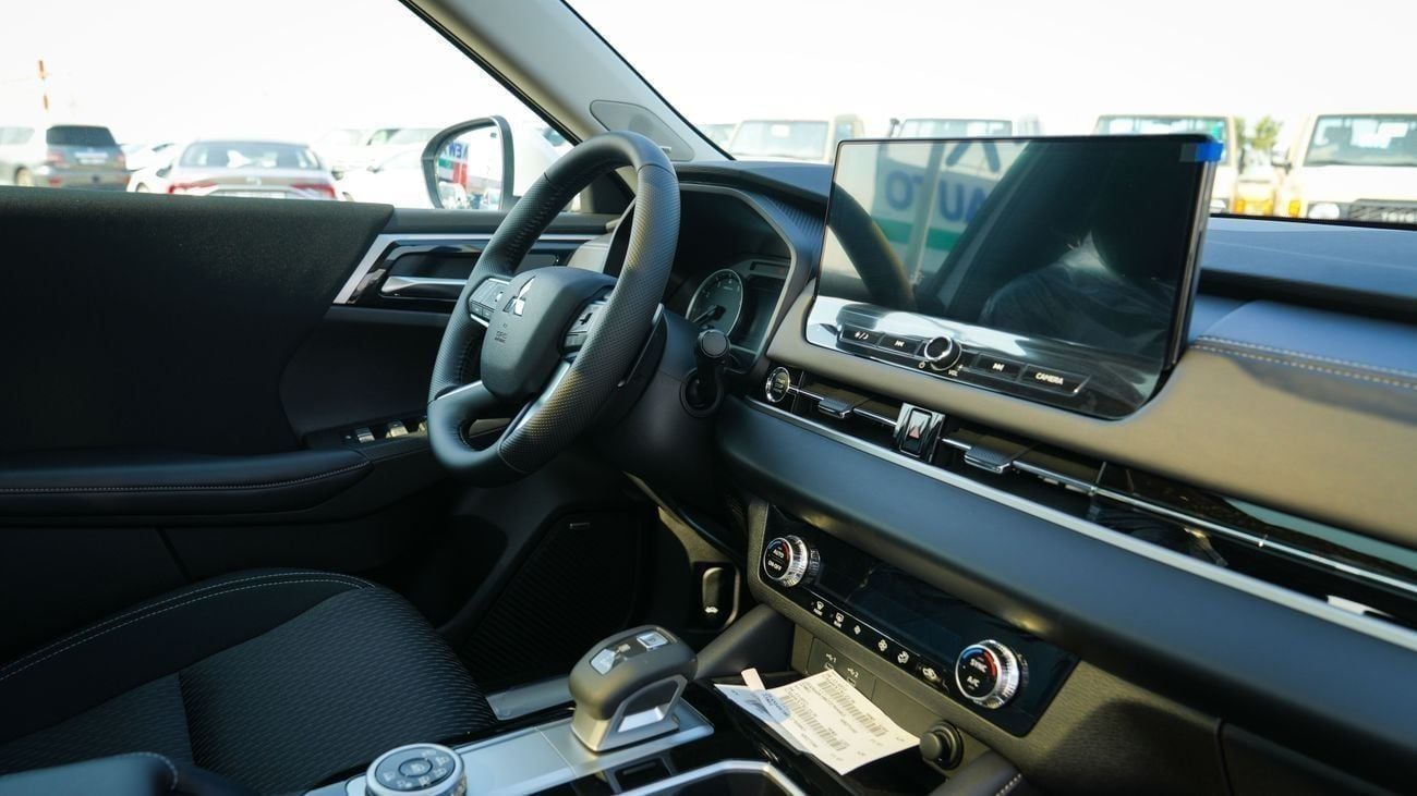Mitsubishi Outlander Brand New 2026 Mitsubishi Outlander Medium Line (G05) 2.5L | 7-Seater SUV | GCC Spec | Export Only