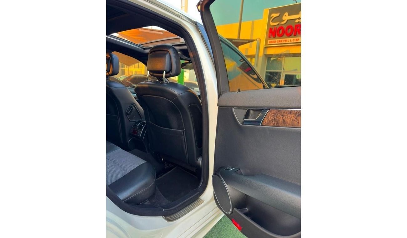 Mercedes-Benz C 200 MERCEDES BENZ C200 GCC 2008 FULL OPTION PERFECT CONDITION