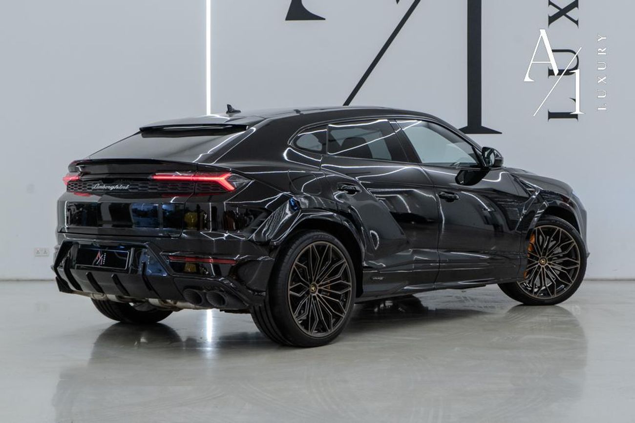 Lamborghini Urus SE 4.0T V8 2025 Lamborghini Urus SE, Warranty, Carbon Fiber Package, Fully Loaded, Very Low Kms, 789