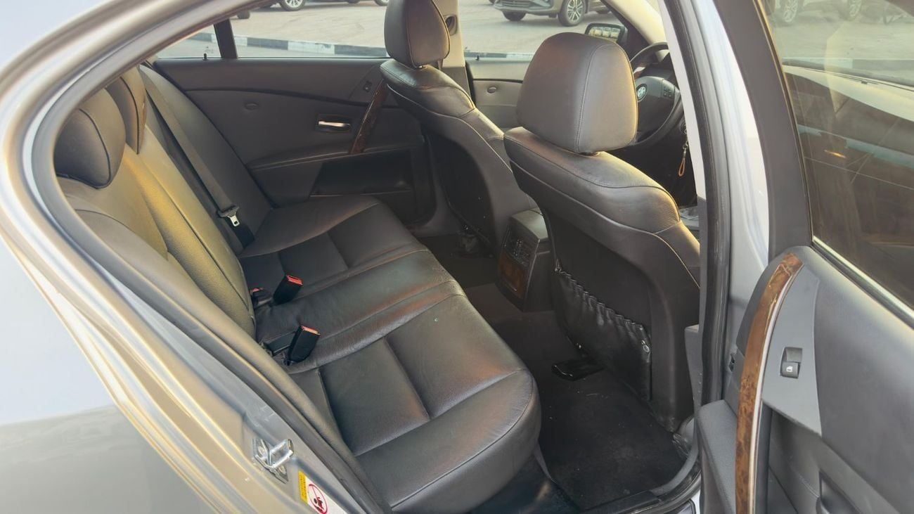 بي أم دبليو 530i 2006 BMW 530i SEDAN | 3.0L PETROL ENGINE | LHD | AUTOMATIC TRANSMISSION | 2WD | LEATHER SEATS | SUNR