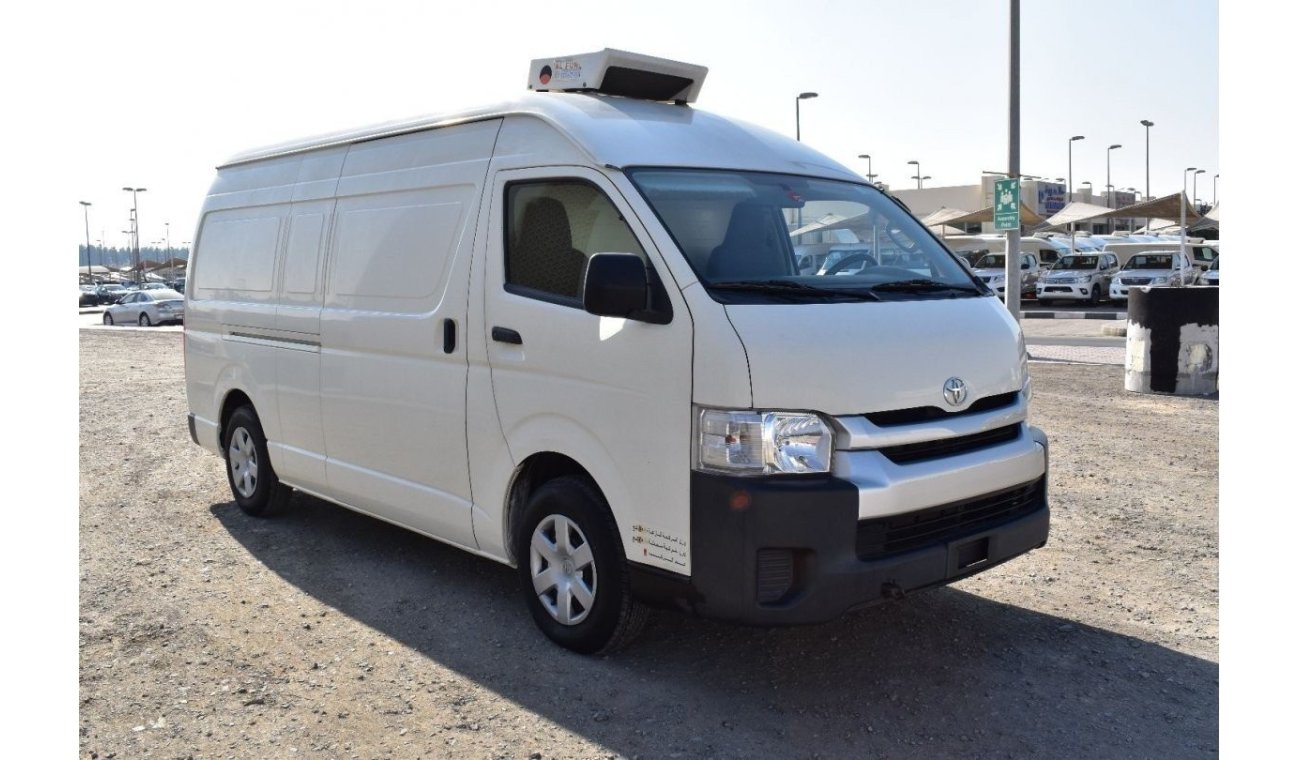Toyota Hiace 2017 | TOYOTA HIACE HIGH-ROOF CHILLER VAN 3-SEATER | 5-DOORS | GCC | VERY WELL-MAINTAINED | SPECTACU