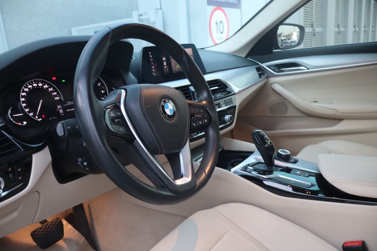 بي أم دبليو 520i Executive 1.6L