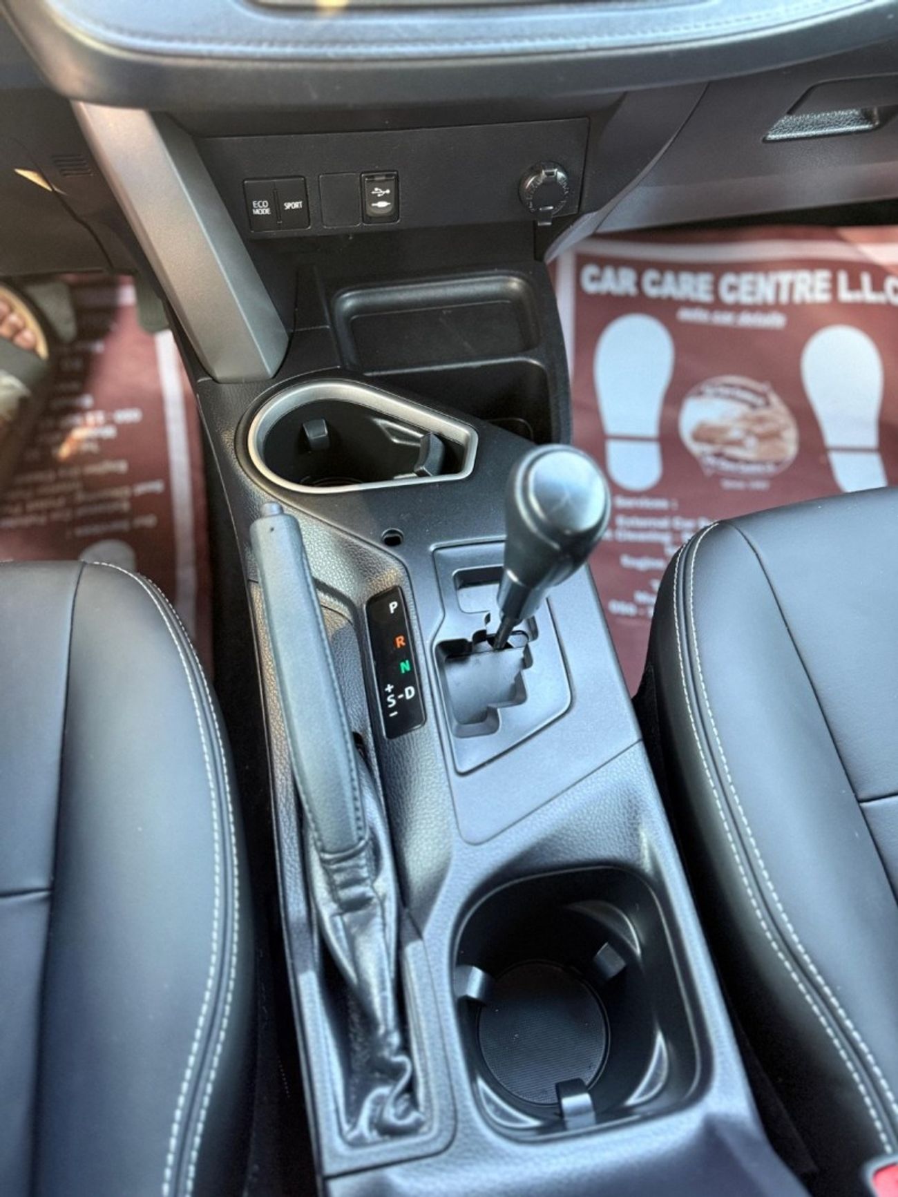 Toyota RAV4 4WD leather seats