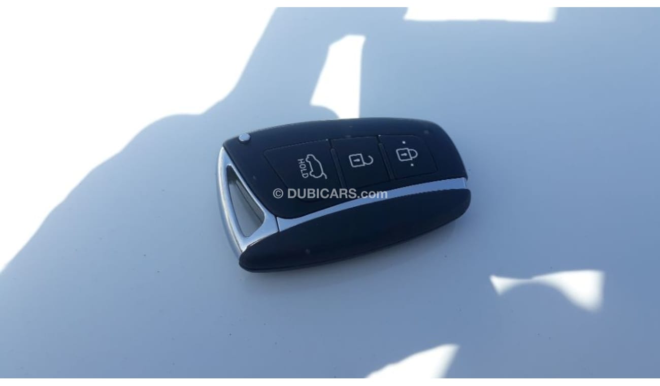 Hyundai Santa Fe 2014 Model Grand santafe V6 3.3 ltr full options Gulf specs panorama navigation camera leather seat