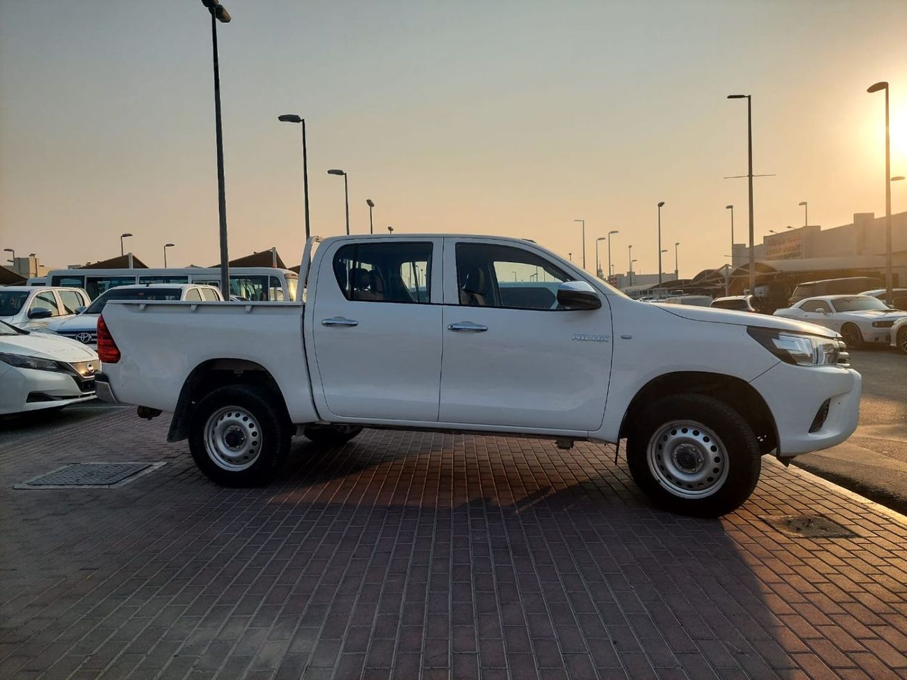 Toyota Hilux DC 2.4L 4WD DIESEL MANUAL TRANSMISSION
