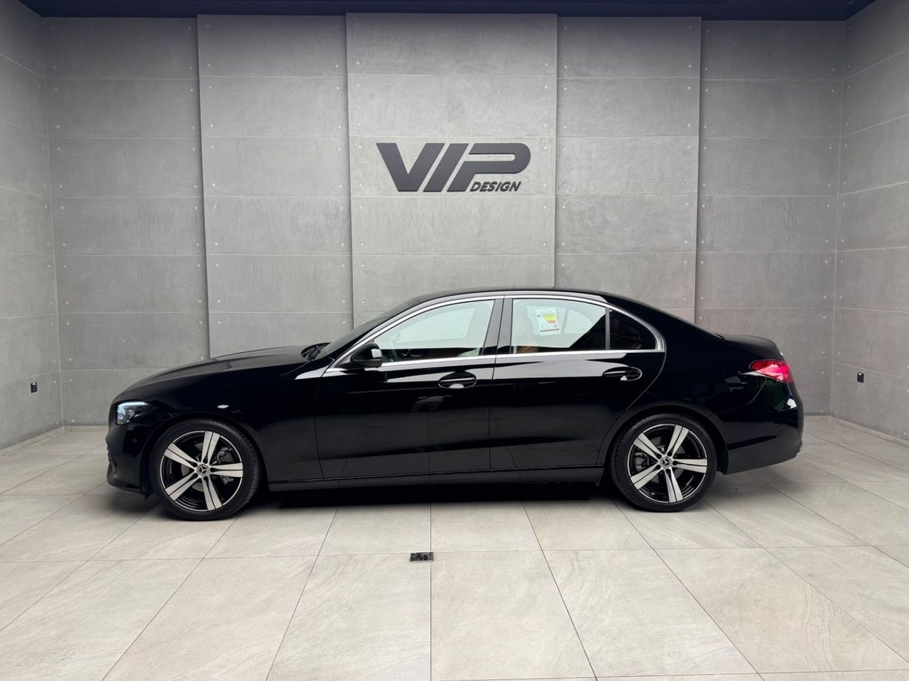 Mercedes-Benz C 200 Premium 2.0L Premium 1.5L