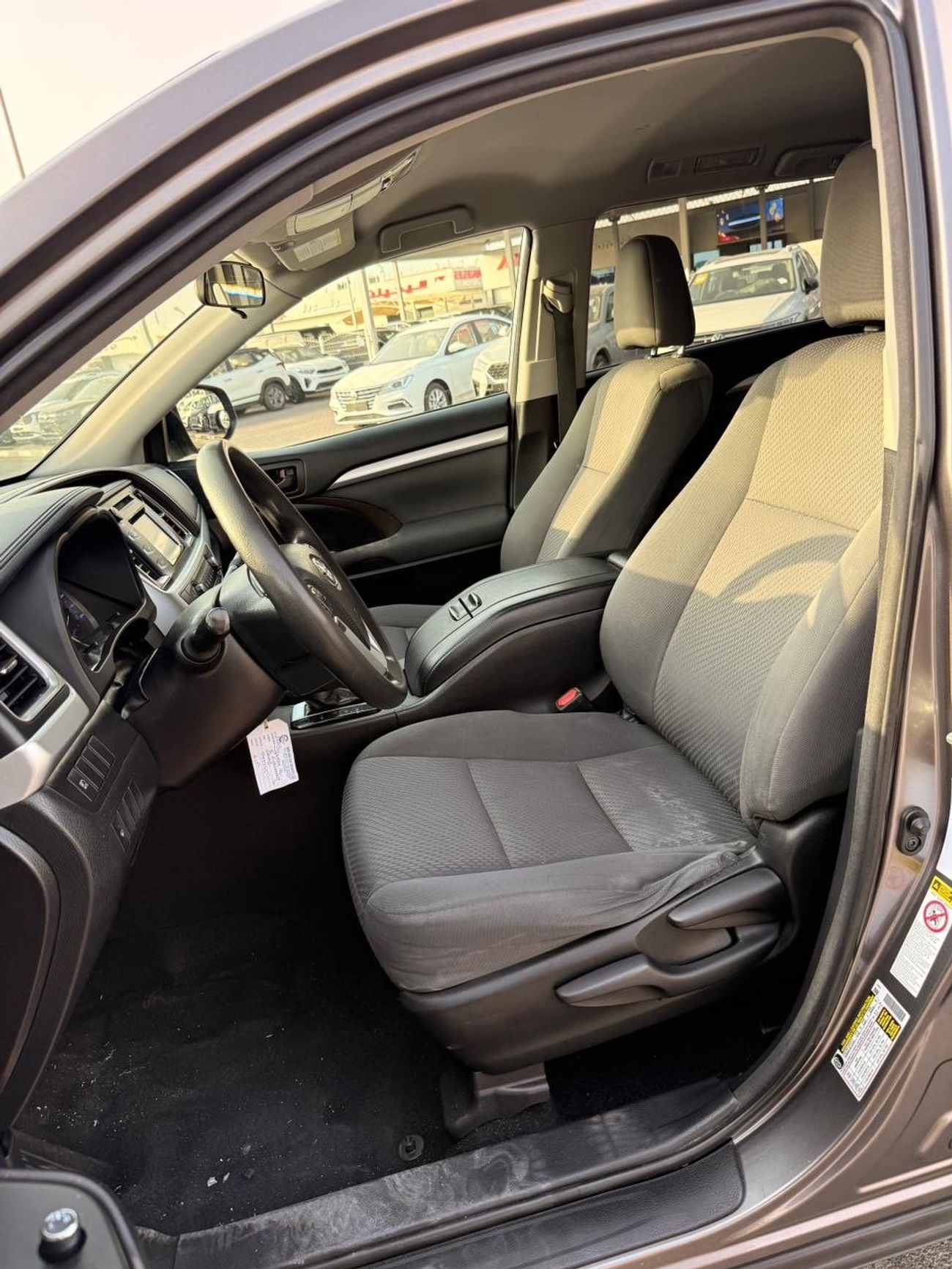 Toyota Highlander LE 3.5 L 2020 model