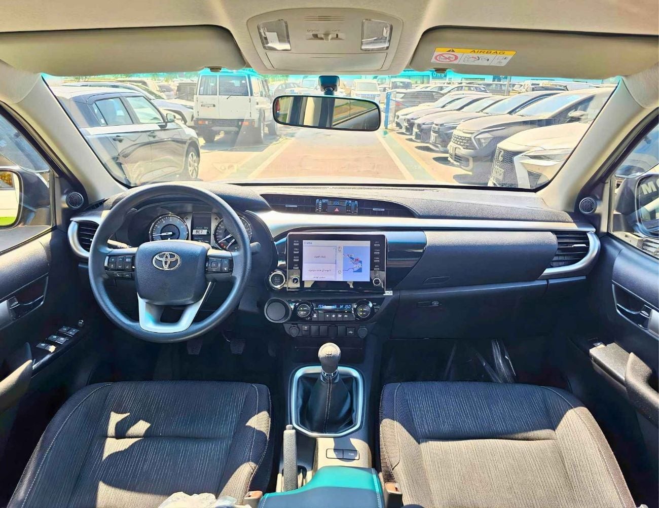 Toyota Hilux SR5 / NARROW BODY DOUBLE CABIN / 2.7L PETROL V4 M/T / REAL CAMERA WITH CHROME BUMPERS (CODE # HP2MF)