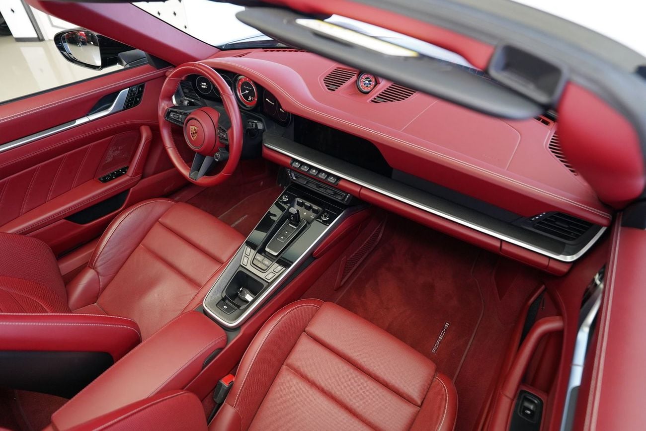 Porsche 911 Turbo S 3.8L (640 HP) Convertible