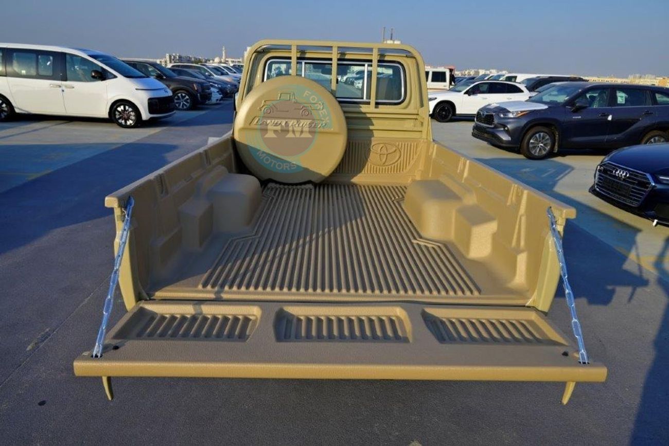 Toyota Land Cruiser Pick Up 79 single cab DLX 2.8L Turbo Diesel 4WD Automatic